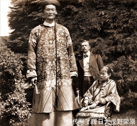 花船|百年前老照片: 晚清的花船你敢去吗? 最后一张左二真美