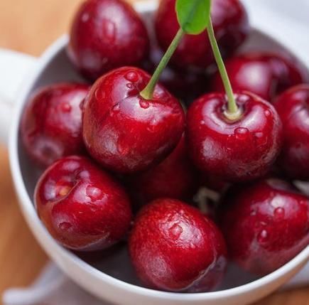 中国|看完中国人吃车厘子，再来看美国人吃车厘子，没有对比就没有伤害