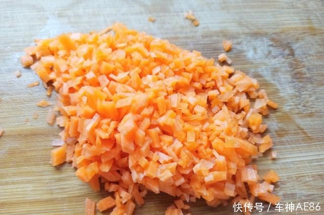 做法|这才是西兰花最好吃的做法,不炒不凉拌,比肉还香,一盘不够吃