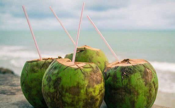 水果|5种能“吸”的水果吃过吗，我猜你只吃过椰子，图5是买了就上当