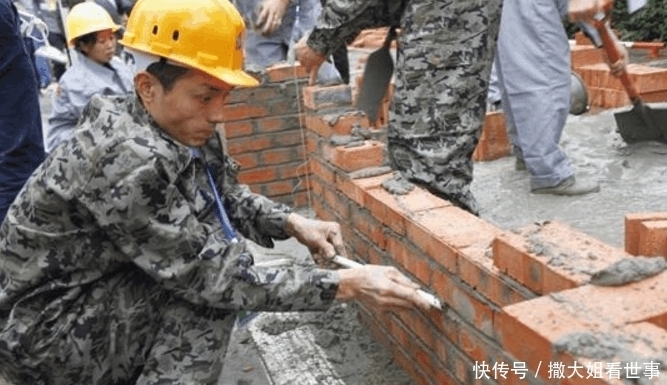 报警|男子吃馄饨, 微信转账十五扣一千五, 男子报警后, 老板愣了