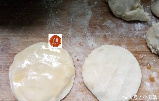 家常|家常烙饼最简单的方法,多加这一步,又软又薄,一分钟烙一张!