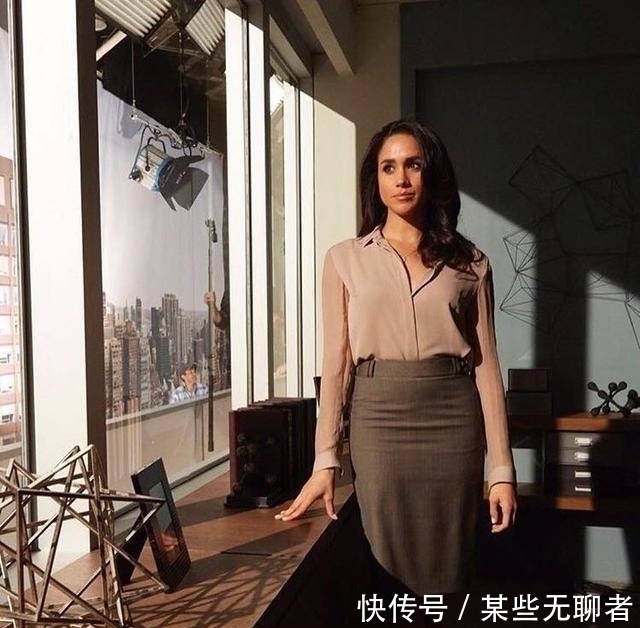 揭秘|俘获王子秘籍大公开?揭秘梅根衬衫时尚是如何让哈里王子一见钟情