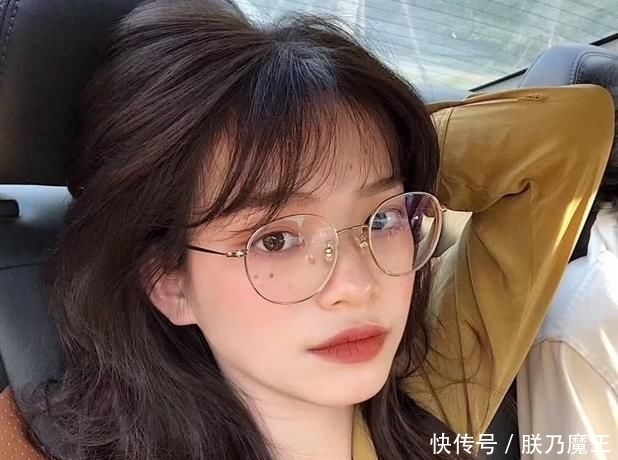 脸上|女生有这“4个特征”在脸上，颜值瞬间老很多，20岁像40岁！