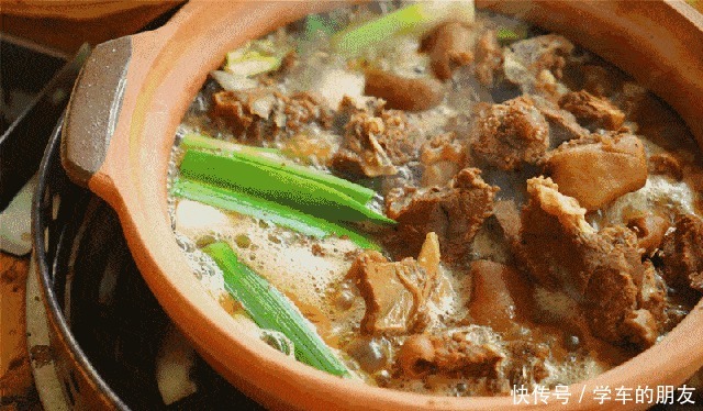 炖煮|为啥你炖的羊肉膻味越炖越重饭店后厨除了焯水,这一步更关键