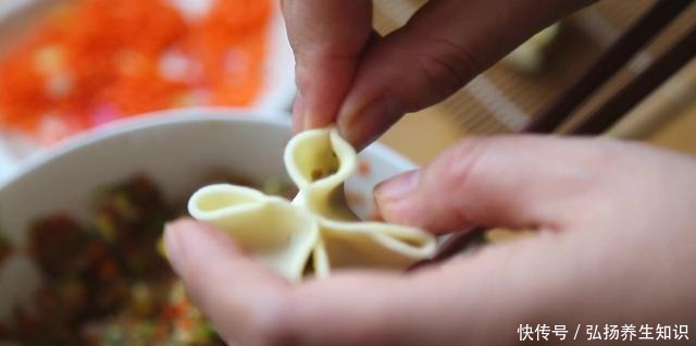 胡萝卜|宅在家里用饺子皮做烧麦，营养美味又好看，孩子早餐最爱吃