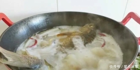  腥味|炖鱼时，万万不可放“它”，不然腥味锁在鱼里，鱼汤不鲜，口感差