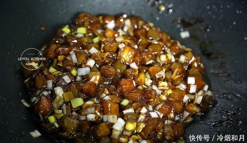 茄子|纯素馅大包子,比肉馅的汤汁丰富,吃着更香