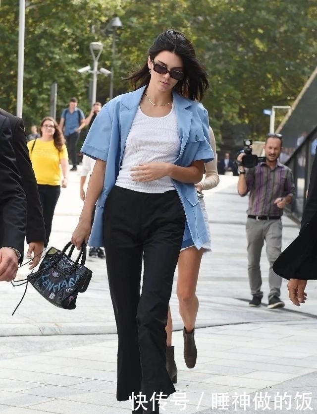 背心|一柜子衣服里，最常穿的居然是它