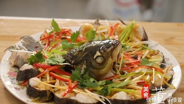  好吃|草鱼好吃的做法，不煎不炸，做法简单一看就会，鱼肉鲜嫩不腥