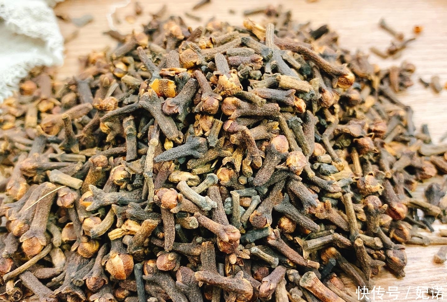 去除肉|无论炖猪肉还是牛肉,多加2种辛香料,肉就越炖越香,越炖越入味