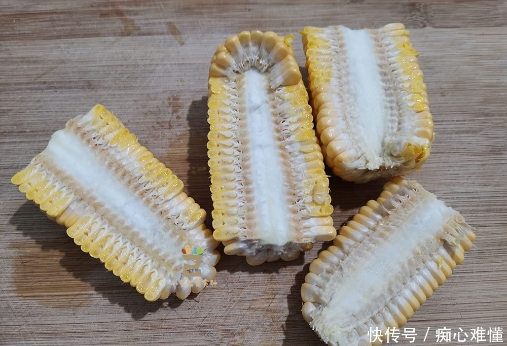 喜欢|做玉米汁时,只放水可不行,多加一样食材,玉米汁香浓好喝又营养