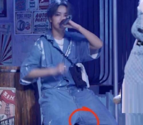 破裆|青你2服装有多凑合林凡裤子破裆,蔡徐坤西装掉袖子,认真的吗