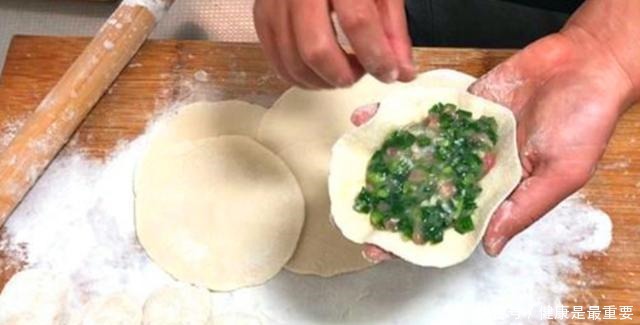 鲅鱼|包鲅鱼饺子,有人加猪肉,有人加啤酒,都不对,大厨教你正确做法