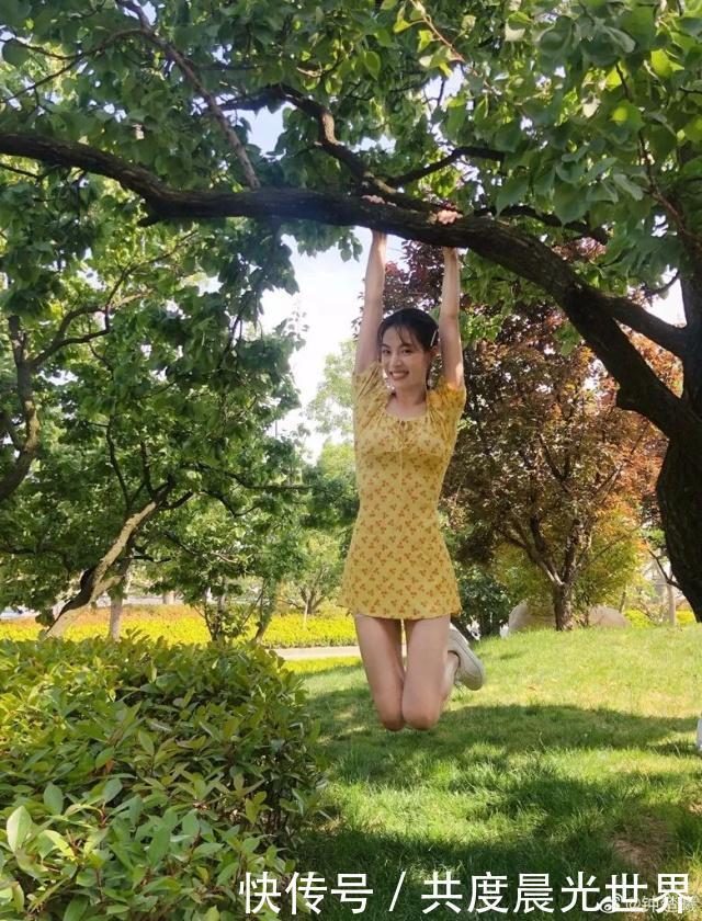 底色|碎花裙怎么挑不俗气