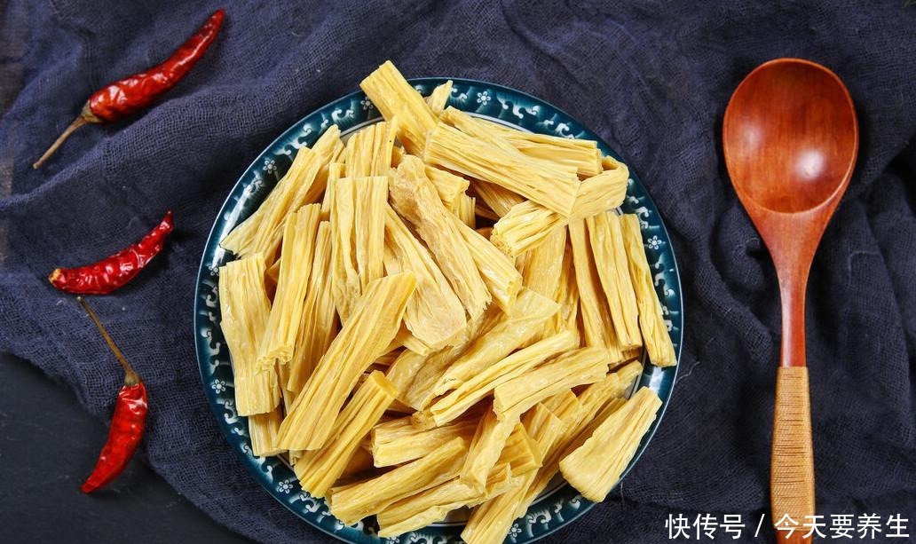 饭店|泡腐竹别只用清水,饭店都这样做,简单快速,腐竹不烂不硬又劲道