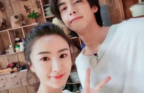 直播|《向往》让薇娅直播助农卖水果,为什么不请李佳琪呢?网友:原来是这样