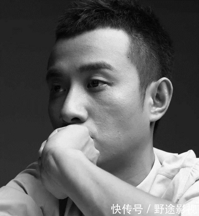 恋情|文章有了新恋情?深夜同进同出,激动流泪获女方体贴照顾