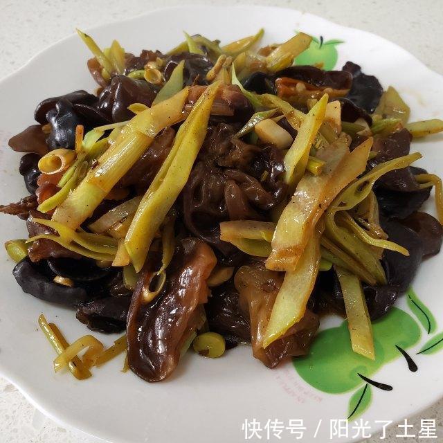  黑木耳|眉豆角炒黑木耳，简单美味营养下饭菜