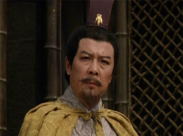 听到|同为兄弟，刘备听到关羽死讯大哭吐血，为何听到张飞死讯却极平静