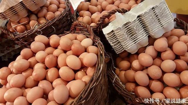  最合适|一天吃几个鸡蛋最合适？坦白而言：这样吃鸡蛋，是跟健康过不去