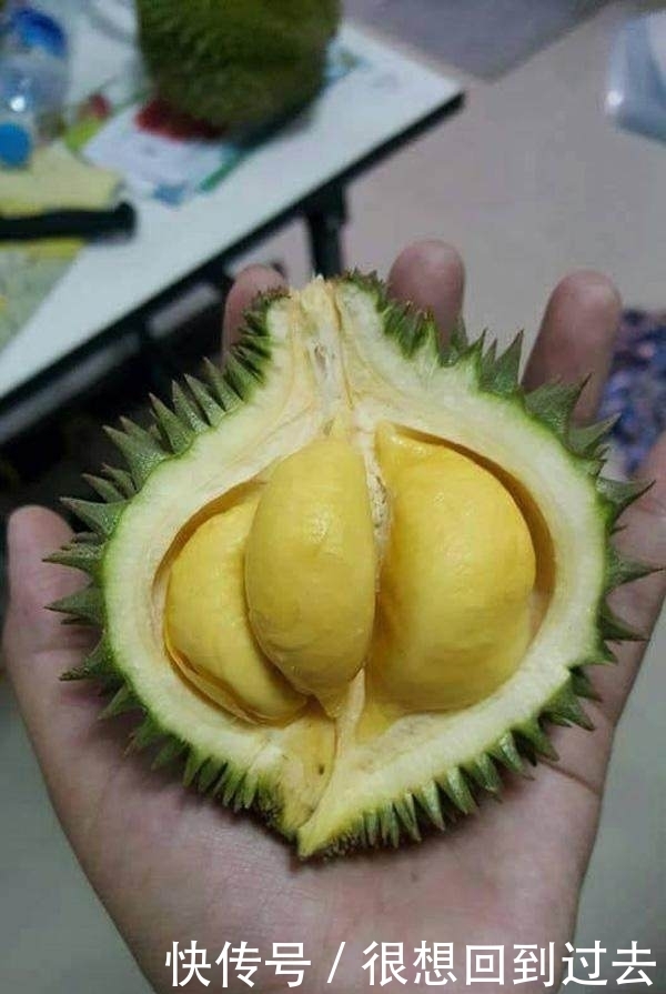 榴莲|在超市买回只有一只手掌大小的榴莲,剥开一看后,结果让人吃惊