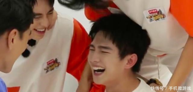 游戏|《元气满满的哥哥》玩打手背游戏笑到昏厥 杨洋被王耀庆拍懵