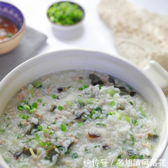 分钟|15分钟煮皮蛋瘦肉粥,口感顺滑,质地浓稠,家人都爱,上桌光盘