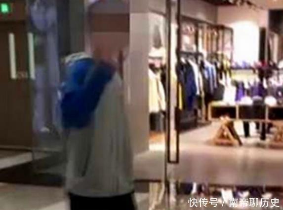  男子|女子大庭广众下被男子尾随, 被呵斥后口出狂言 你女儿卖不卖!