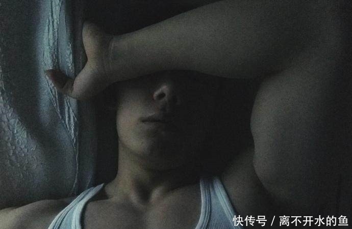  肌肉|爱健身的95后，雕刻出满身肌肉化身模特出镜，气质不输陈坤