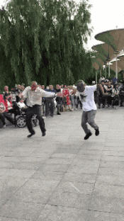 爸妈|搞笑GIF:爸妈才是真爱,我只是个小小的意外!