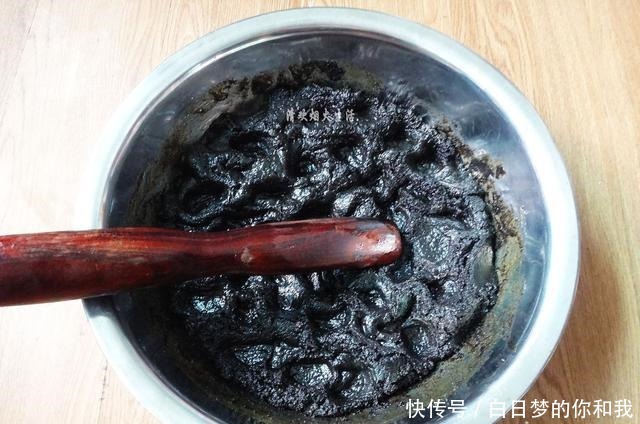 芝麻丸|夏天阳光好赶紧做它,做一次吃半年,每天吃气色好,头发乌黑亮泽