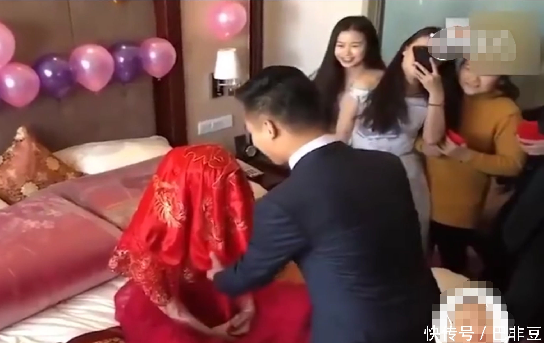 盖头|新郎去接亲,结果掀开新娘盖头的那一刻,新郎瘫在地上