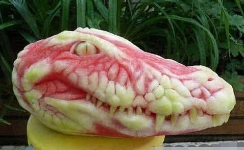  下不去|韩国“切西瓜”是细心，迪拜是霸道，中国的下不去嘴啊