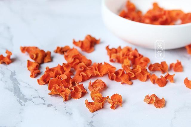 胡萝卜|孩子不爱吃胡萝卜?你试试这么做,简单又健康,孩子吃得津津有味