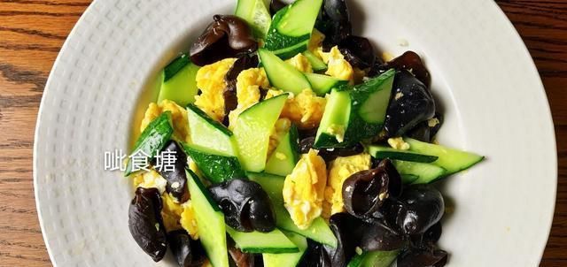 明白|黄瓜菱形片怎么切很多人一直没弄明白,其实只需2步就轻松搞定