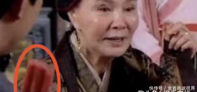 导演|“尬性十足”的穿帮,看一遍笑一次,网友:导演你是故意的吧?