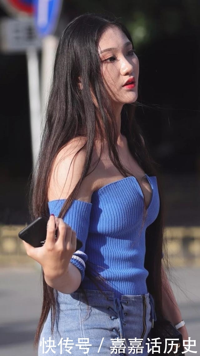 穿搭|抹胸上衣还开叉？只能说勇气可嘉