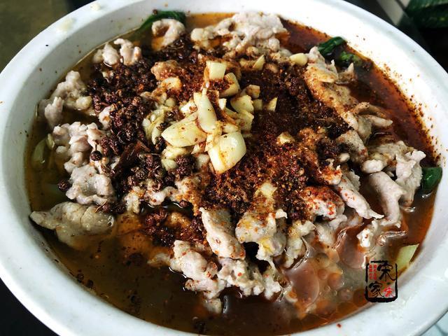 爷爷|爷爷生日,菜刚端上桌嫂子坐下就吃,姑姑停!老人还没动筷子