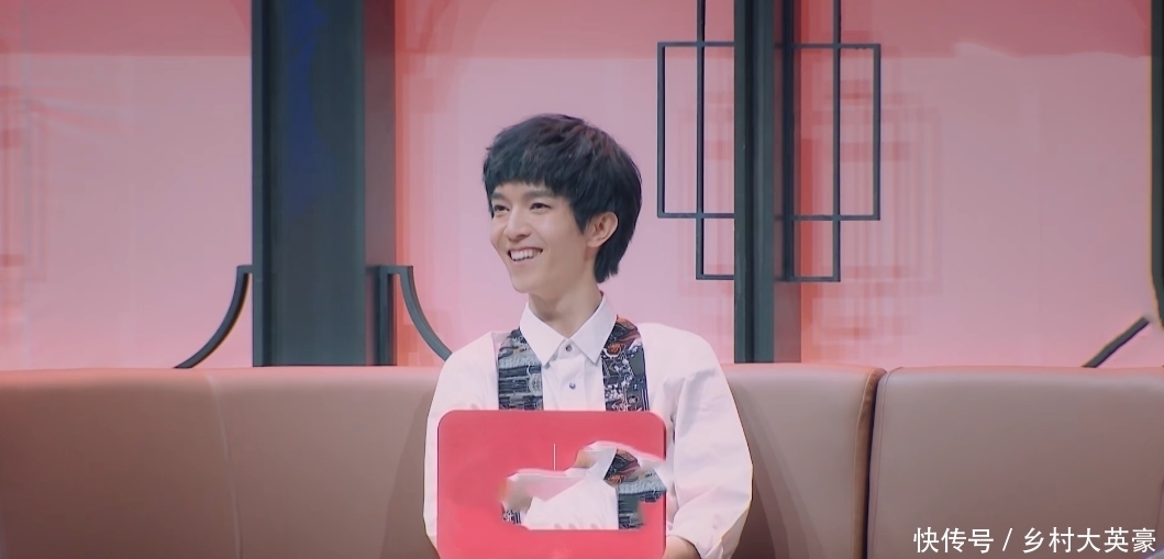 郭敬明之间|有一种富豪,叫连续怼郭敬明两年,还有一种S卡,叫早就认识