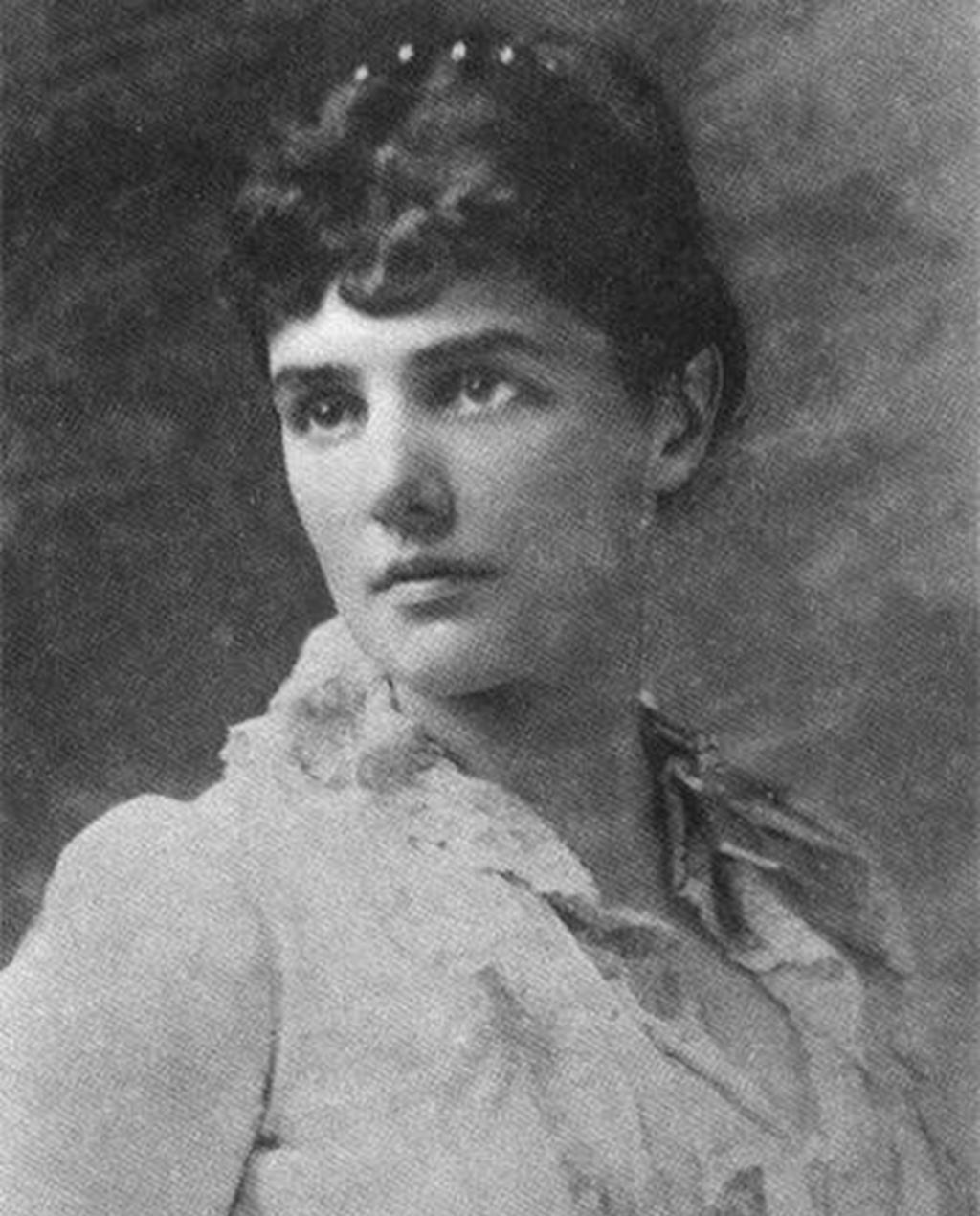 丈夫|她的情人是英国国王，第二任丈夫和儿子同岁，儿子做了英国首相