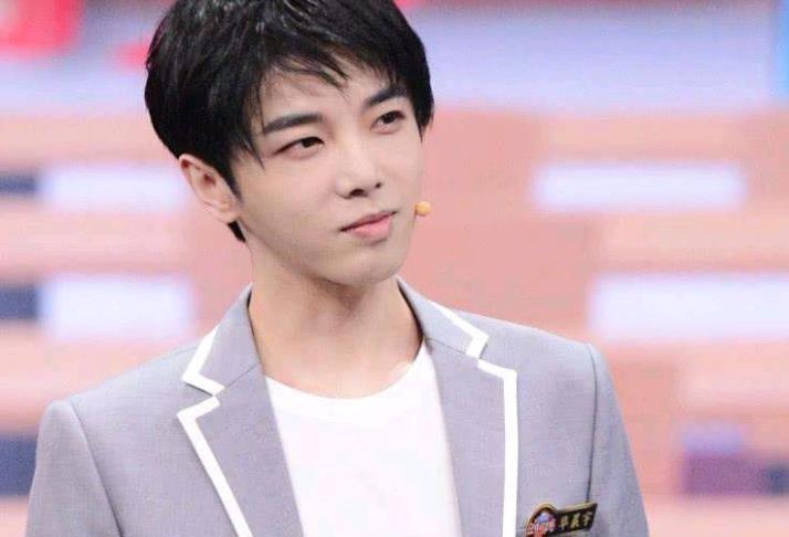  上映|华晨宇即兴表演被质疑，字幕一句话挽救，网友史诗级救场上映