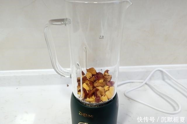 精致|40岁女人的极简晚餐,一人食也有滋有味,网友精致,日子过成诗