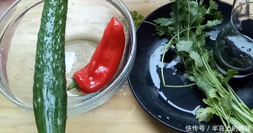 人比较喜欢|饭店的拌黄瓜为啥那么好吃?大厨教你做,原来这么简单