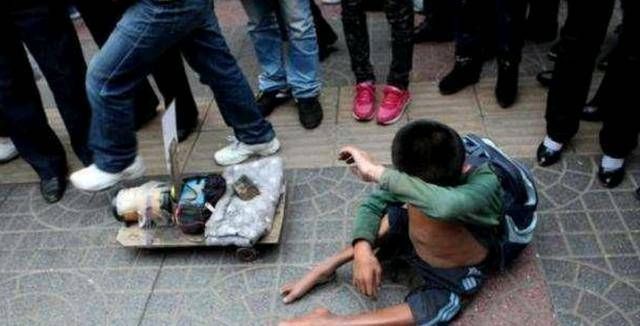  发现|5岁的儿子被人贩子绑架，3小时后被发现他的父母几乎认不出他了