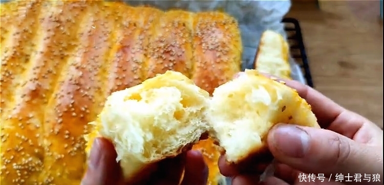 拉丝|教你真正懒人面包做法,不用揉面,不用黄油,出炉拉丝又柔软