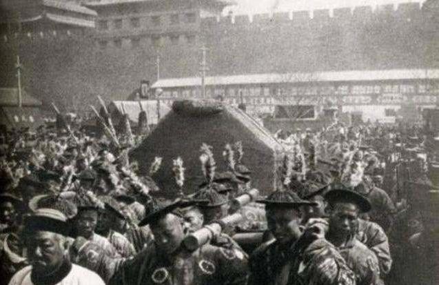 发生|慈禧下葬那天,发生三件怪事,其中一件至今无法解释