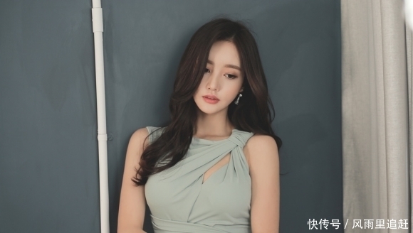 无袖|孙允珠高清美图：伊甸园花束收腰无袖薄荷礼裙