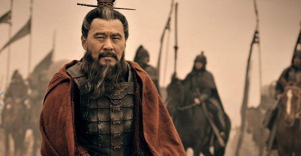 率领|夏完淳率领三千精骑奔内海南岸,秦牧风率三万大军,向马尼拉推进