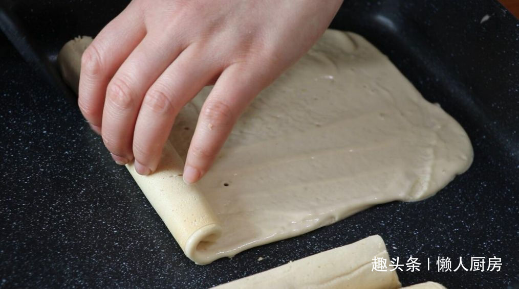 成功|不用烤箱,不用电饭锅,这是用平底锅就能做的蛋糕卷,一次性成功